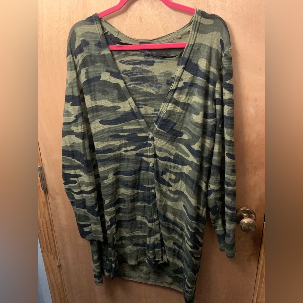 Camo cardigan size 3 torrid